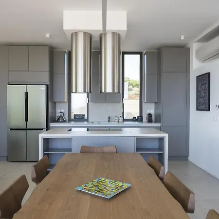 Donatos Villa Mégas Yialós-Nítes